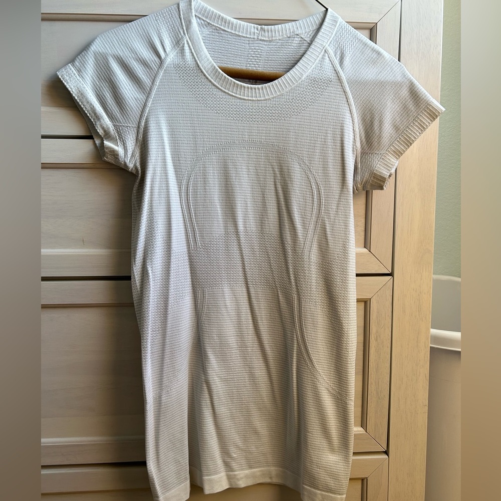 Lululemon White Swiftly Tech Size 4
